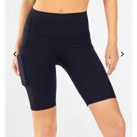 Fabletics Pants - Mila High-Waisted Pocket Short 9"